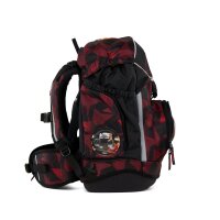 Ergobag pack UnaufhaltBär: Seitenansicht des Schulranzens mit sportlichem Design, sichtbare Reflexstreifen und bunte Kletties.