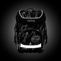 ergobag cubo Super ReflektBär Schulranzen, Artikel 01510-900Z6-10, Frontansicht mit reflektierendem Bärenmotiv und seitlichen Details
