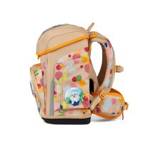 Ergobag Cubo Flower PowBär Schulranzen, Frontalansicht, zeigt geblümtes Design mit Bär-Motiv auf violettem Hintergrund.