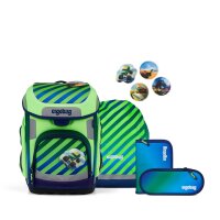 Ergobag Cubo TruckBär Schulranzen, Frontansicht: blauer Ranzen mit LKW-Motiv, reflektierendem Design und festen Seiten.