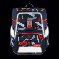 STEP BY STEP SPACE Schulranzen Sports Car Mick Set frontal mit Auto-Motiv, Zubehör seitlich angeordnet, leicht von oben fotografiert