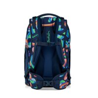 Satch Pack Schulrucksack Crazy Twist seitlich von schräg vorne – stylisches Design mit buntem Muster und klaren Konturen.