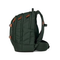 Satch Pack Schulrucksack in Nordic Forest Green, Frontalansicht – modernes Design mit reflektierenden Details.