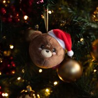 SSD0005 Legami Plush Christmas Decoration zeigt Teddyanhänger frontal mit roter Mütze, Glitzerohren und Weihnachtskugel-Deko.