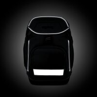 Seitenansicht des ergobag pack VerfolgBärjagd Ranzens von Ergobag, zeigt Farbe, Reflektoren und ergonomische Form.